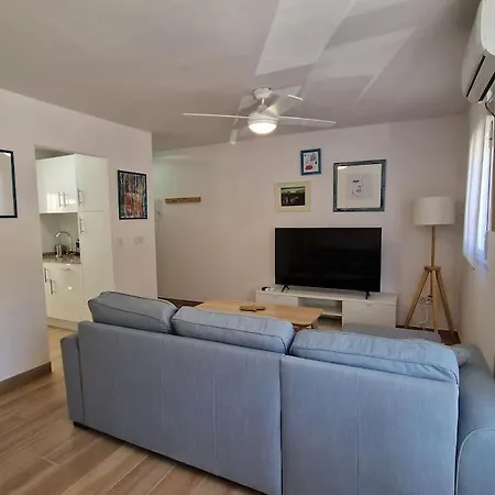 Moderno Zona Nervion. Wifi/ac Apartment